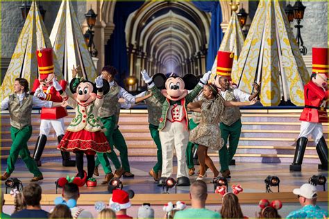 Disney Christmas Day Parade 2023 - Performers & Songs List for ABC ...