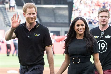 Prince Harry, Meghan Markle sign multi-year Netflix deal - UPI.com