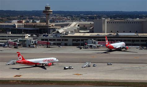 Palma airport passport control: Chaos as British holidaymakers MISS ...