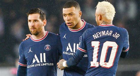 Mbappe scores hat-trick as PSG puts 7 past Lille