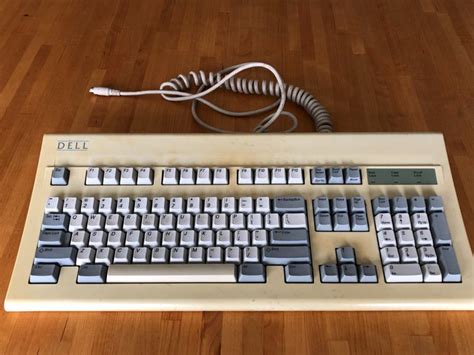 Dell - PS/2 Mechanical Keyboard - Without original box - Catawiki