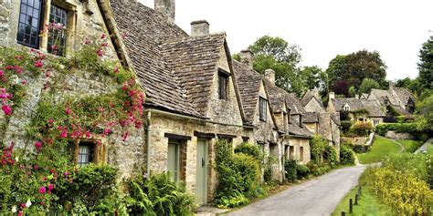 Five Magical Cotswolds Towns for the Winter | HuffPost UK