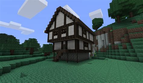 Large private tudor house Minecraft Map