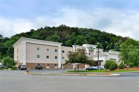 Wingate by Wyndham Steubenville | Steubenville, OH Hotels