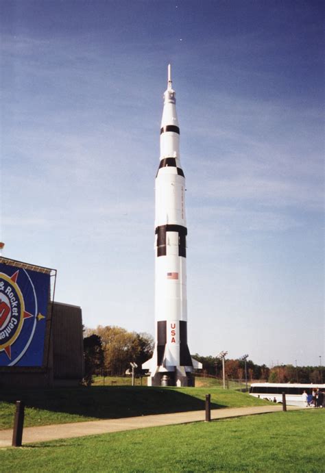 File:Saturn V model at United States Space & Rocket Center - panoramio ...