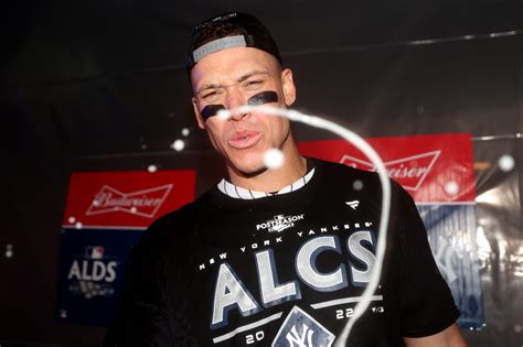 Aaron Judge explains kissing Yankees logo after Game 5 home run