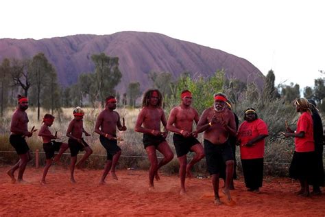 Celebrations at Uluru after climbers permanently banned | Lifestyle | GMA News Online