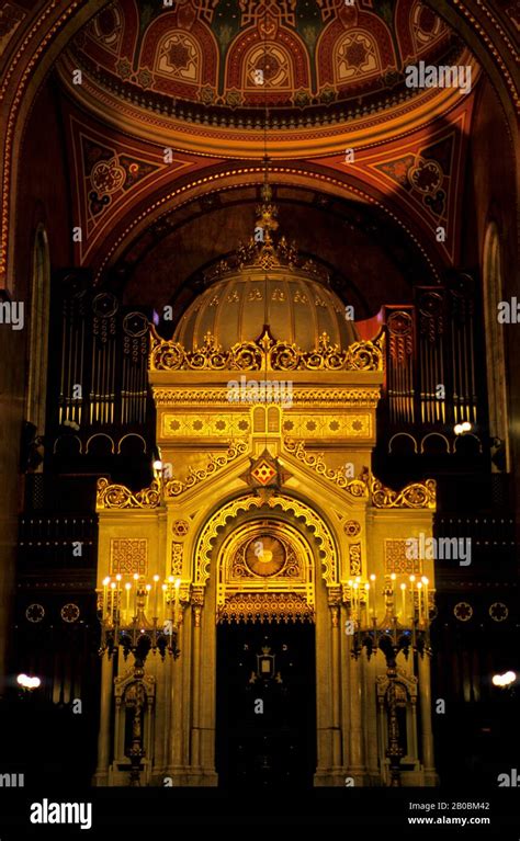 HUNGARY, BUDAPEST, THE GREAT SYNAGOGUE, INTERIOR Stock Photo - Alamy