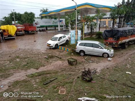 Hyderabad Rains: 'Smart City' turns into 'dark city' sans power