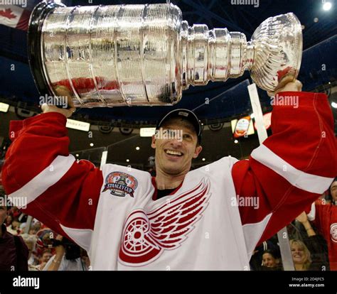 Dominik Hasek High Resolution Stock Photography and Images - Alamy