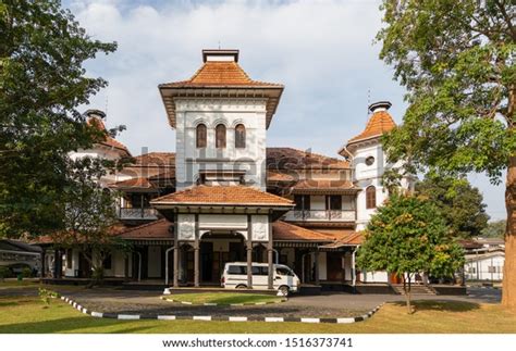 280 University Colombo Images, Stock Photos & Vectors | Shutterstock