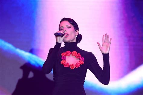 Halsey unleashes set of a lifetime at N.J. homecoming, with string ensemble in tow | Review - nj.com