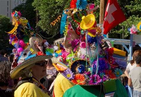 Fiesta Hats | Seen during the 1st Night of Night in Old San … | Flickr