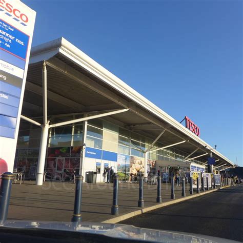 Pictures of Tesco Swansea Marina Superstore Supermarket, Swansea. Open ...