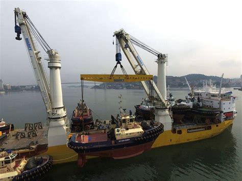 Heavy-lift Ship Transporting 22 Vessels from