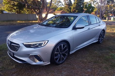 Auto Review: 2018 Holden Commodore VXR