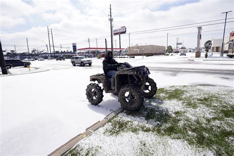 Photos: Millions Without Power in Texas as Snow Storm Slams U.S.