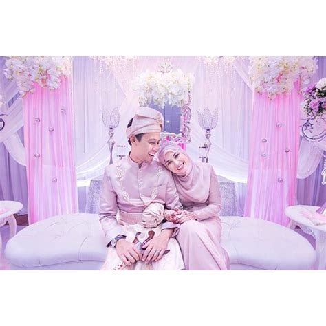 Pin on Malaywedding pose