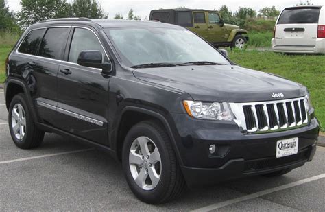 File:2011 Jeep Grand Cherokee Laredo -- 08-13-2010.jpg - Wikipedia, the free encyclopedia