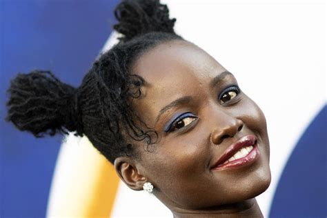 Lupita Nyong'o shows a bold appetite while eating ant-garnished fruit - Trending News