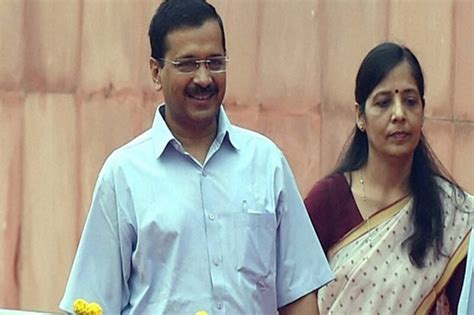 Sunita Kejriwal (Arvind Kejriwal Wife) Wiki, Biography, Age, Images, Family & More - wikimylinks