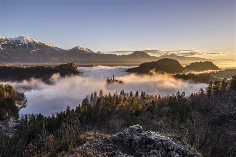 Dreamy Pixel | Capturing a spectacular sunrise at lake Bled - Dreamy Pixel