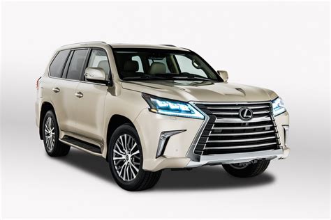 2018 Lexus LX 570 roams the Earth like a high-end automotive dinosaur