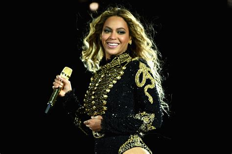 Beyoncé's Formation Tour Microphone Reportedly Sold for $11,000 at ...