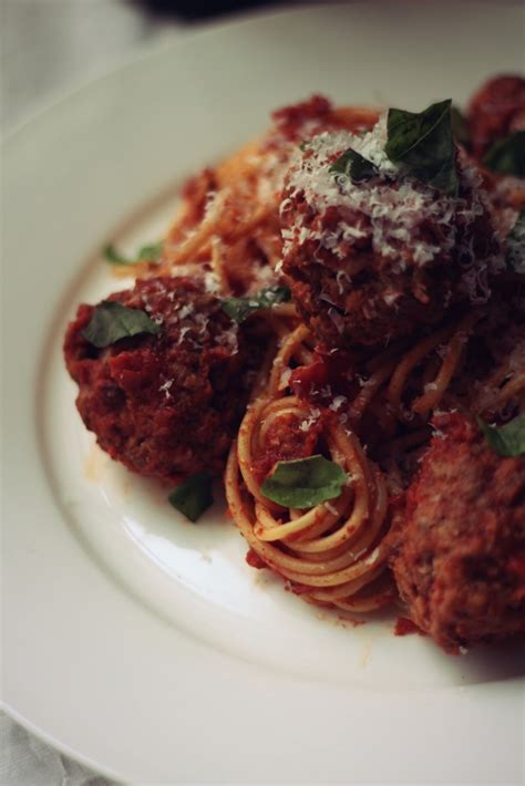 Disney's Lady and the Tramp: Tony's Spaghetti and Meatballs - Feast of ...