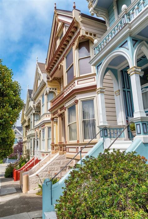 Famous Row Houses In San Francisco With Skyline Stock Photo - Image of beautiful, square: 26366862