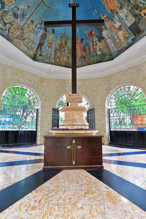 The Magellan's Cross – a Part of the History of Cebu | Travel to the Philippines