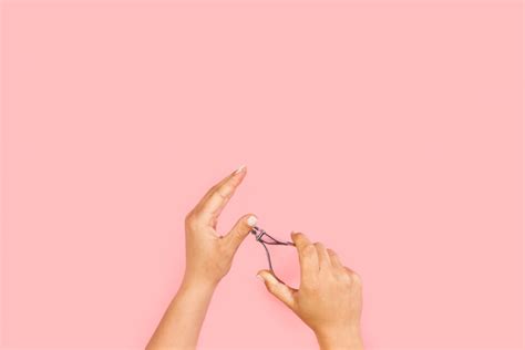 10 Best Cuticle Cutter Tools + How to Use Them - Zohna