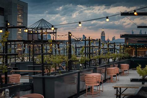 BEST Rooftop Bars in DUMBO With AMAZING Views! - Your Brooklyn Guide