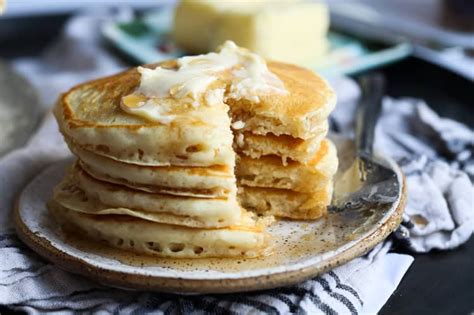 Fluffy Buttermilk Pancakes | Cookies and Cups