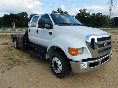 2011 FORD F650 Flatbed Truck