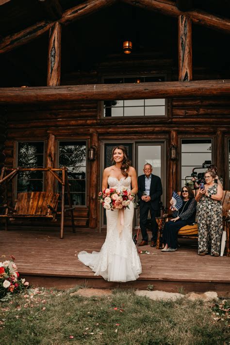 Intimate And Vibrant Montana Ranch Wedding | Junebug Weddings