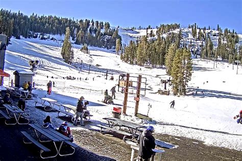 Live Skiing and Ski Resort Webcams, Around the World