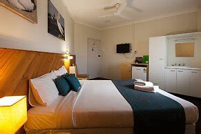 The Manly Hotel, Brisbane, Manly, Australia - Lowest Rate Guaranteed!