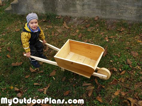 DIY Wooden Wheelbarrow | MyOutdoorPlans