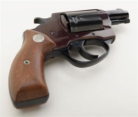 Charter Arms Undercover DA revolver, .38 Special cal., 2” barrel, blue finish, wood medallion grips,