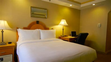 Rooms - Ambassador Hotel Milwaukee · Rooms and Suites · Official Website