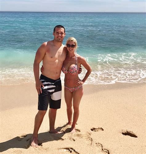 Derek Carr wife: Oakland Raiders star's chat-up line for future wife ...