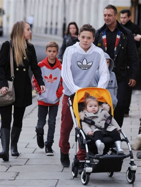 The Beckham Kids Take A Stroll In Lonodon | Celeb Baby Laundry