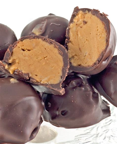 Easy No-Bake Peanut Butter Chocolate Truffle Balls (simple recipe!)