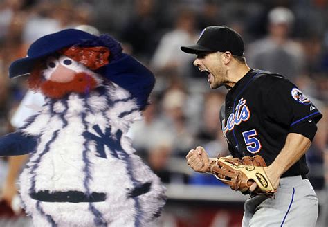 David Wright scares away former Yankees mascot "Dandy" LOL | New york ...