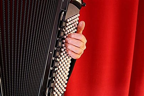 Accordion for Beginners - The Scottish Music Academy