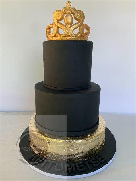 Black and gold Crown cake