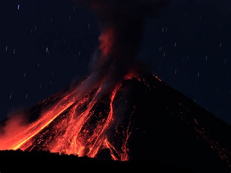 Ecuador’s El Reventador Volcano Continually Remakes Itself - Eos