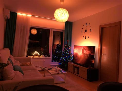 Smart Alexa controlled home with hue lights. Happy Holidays! 🎄🎅🏻 : r ...