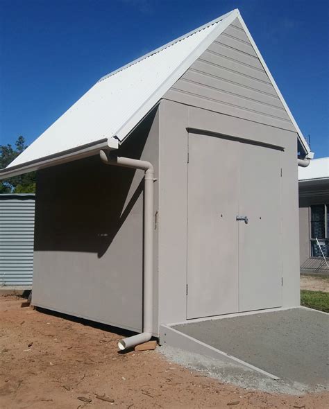 Building a garden shed with a steel frame